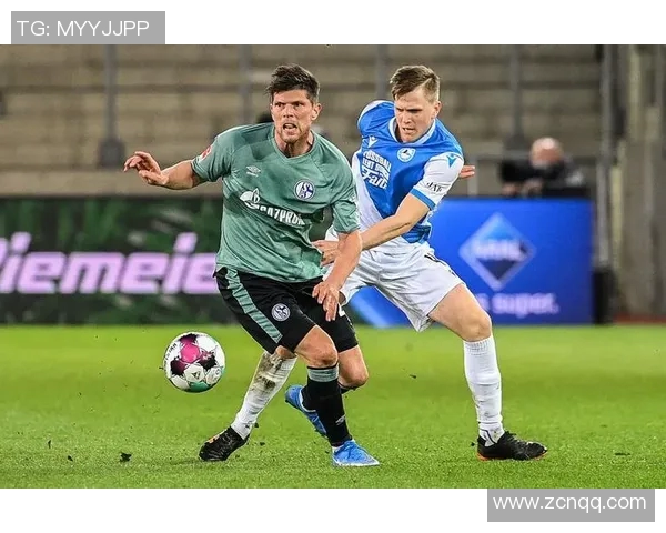 沙尔克04遭遇主场惨败，降级危机潜伏四伏